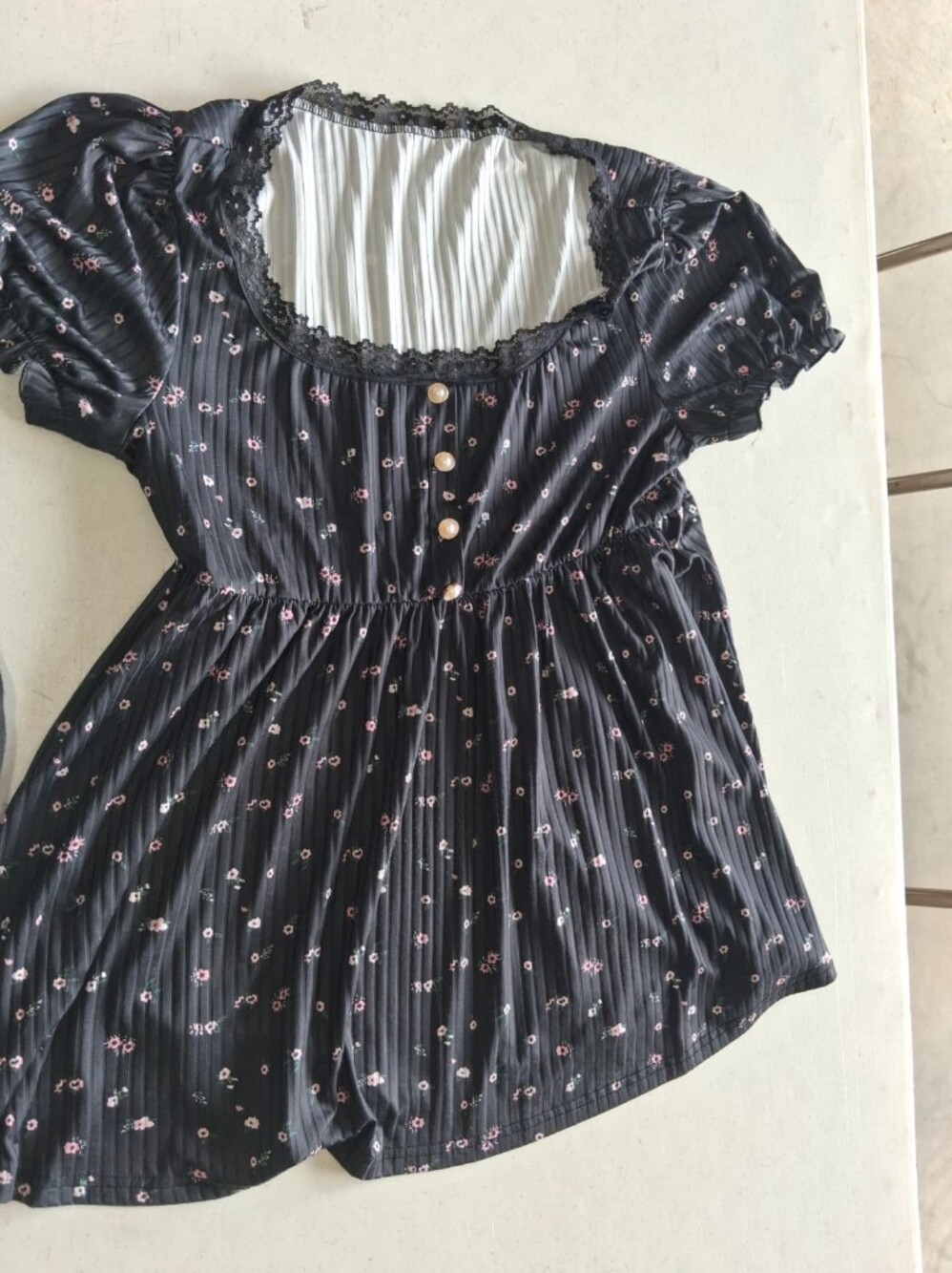 Black Floral Ruched Waist Button-Front Blouse
